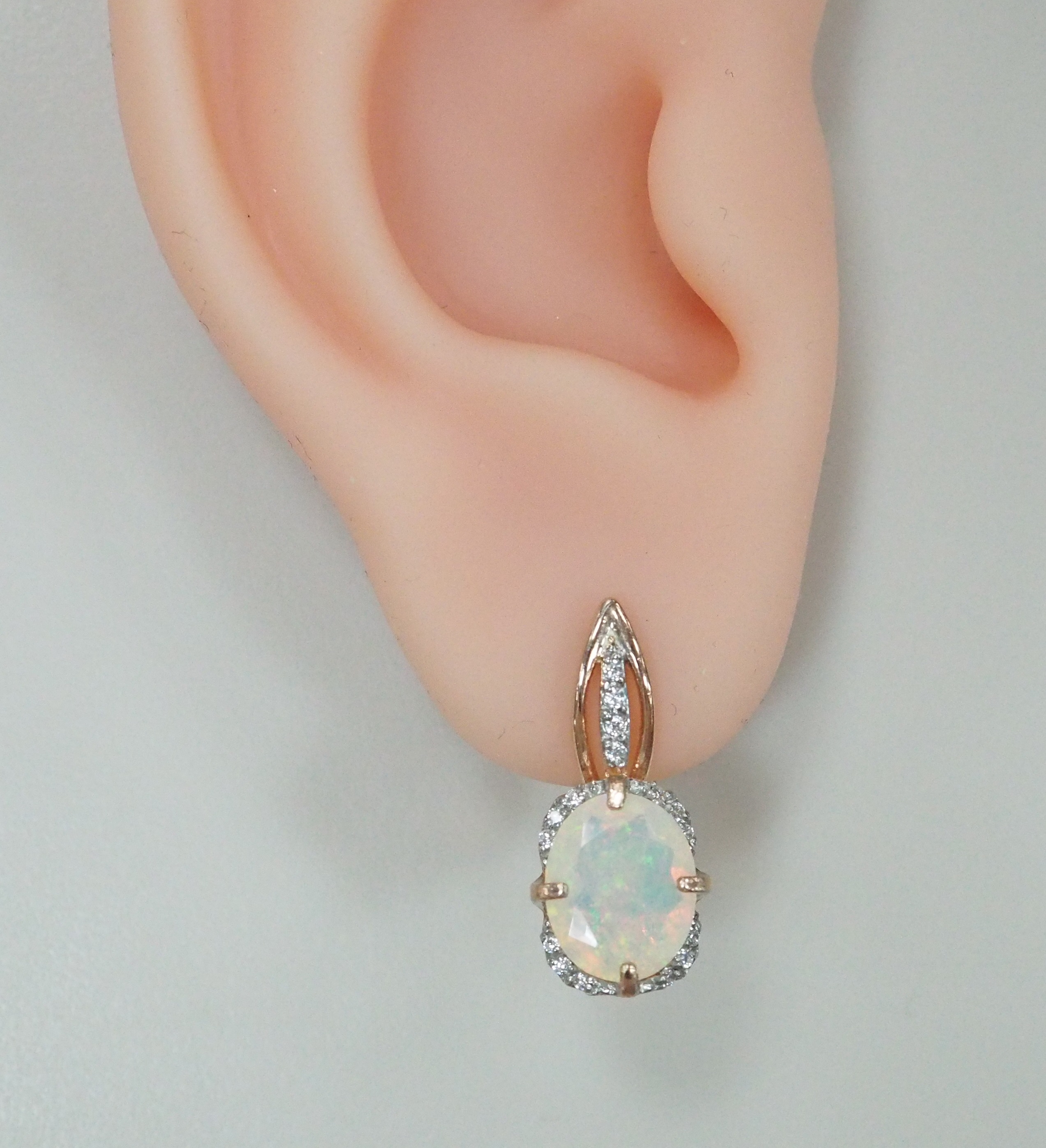 Серебряные серьги с опалами